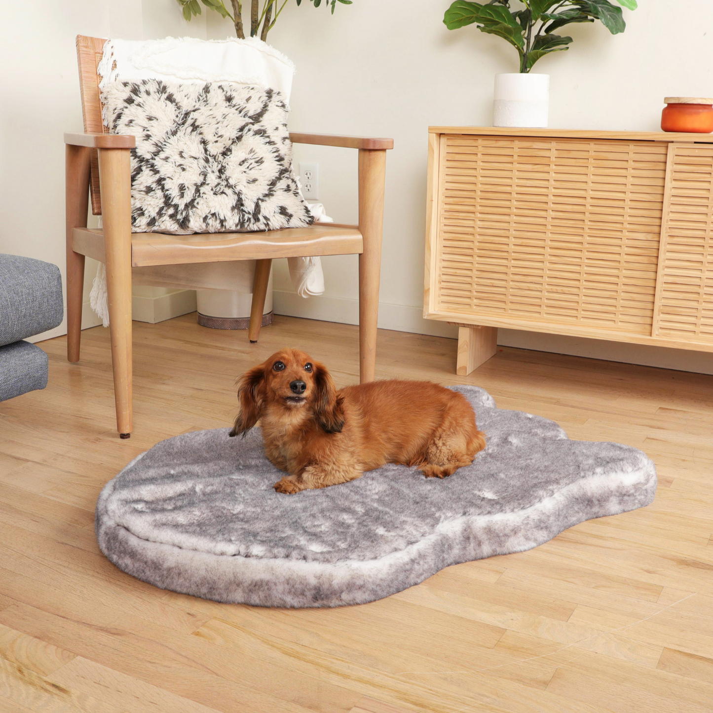 Orthopedic dog bed made of faux fur - Chinchilla