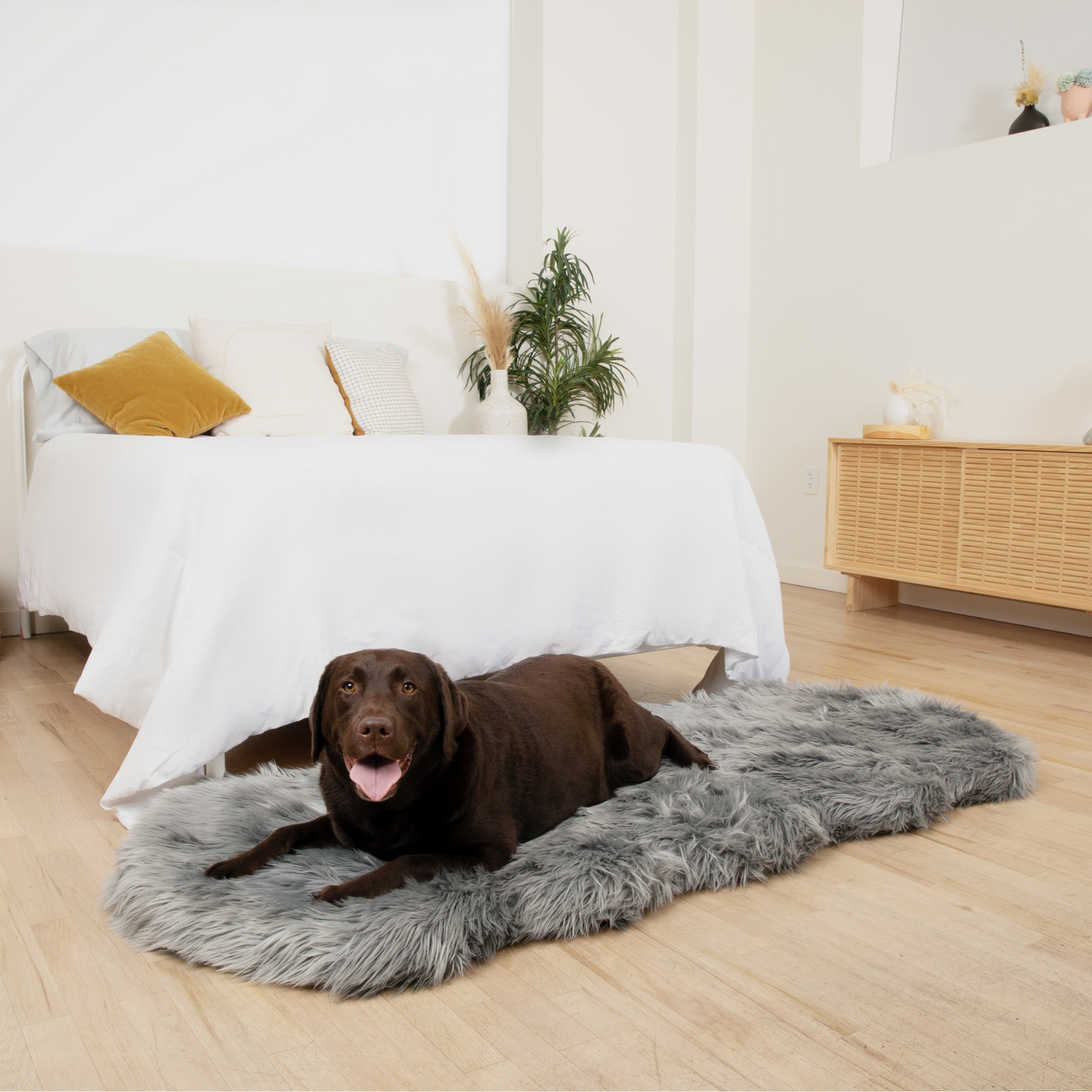Dog bed made of faux fur with memory foam - anthracite grey