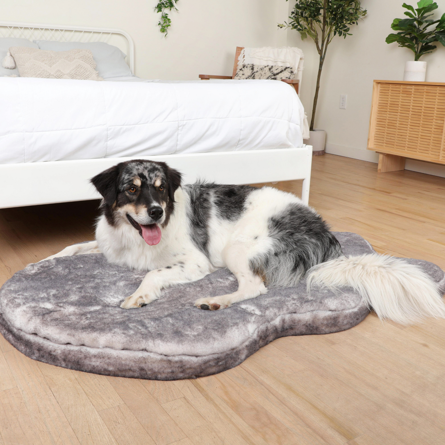 Orthopedic dog bed made of faux fur - Chinchilla