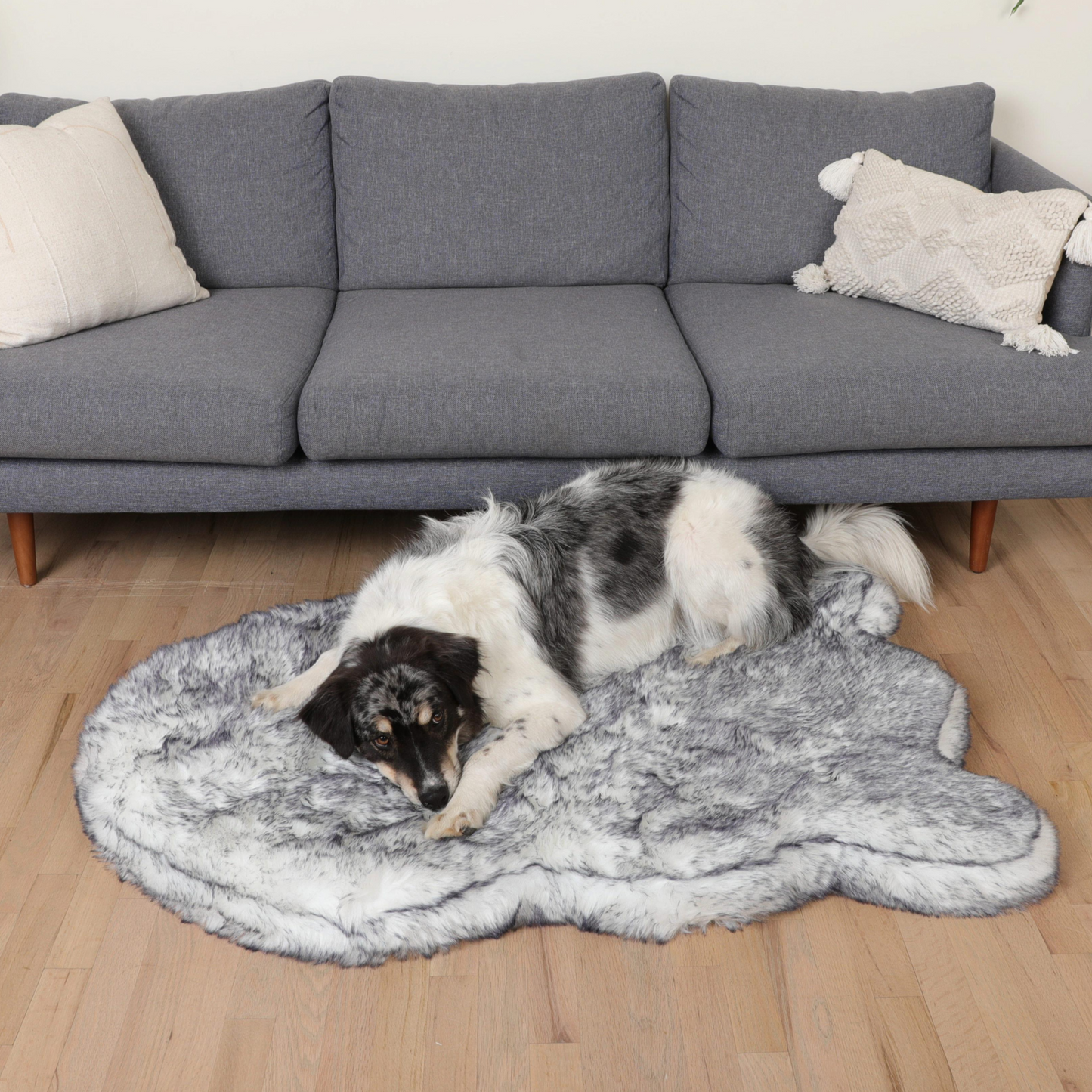 Orthopedic faux fur dog bed - Arctic Fox