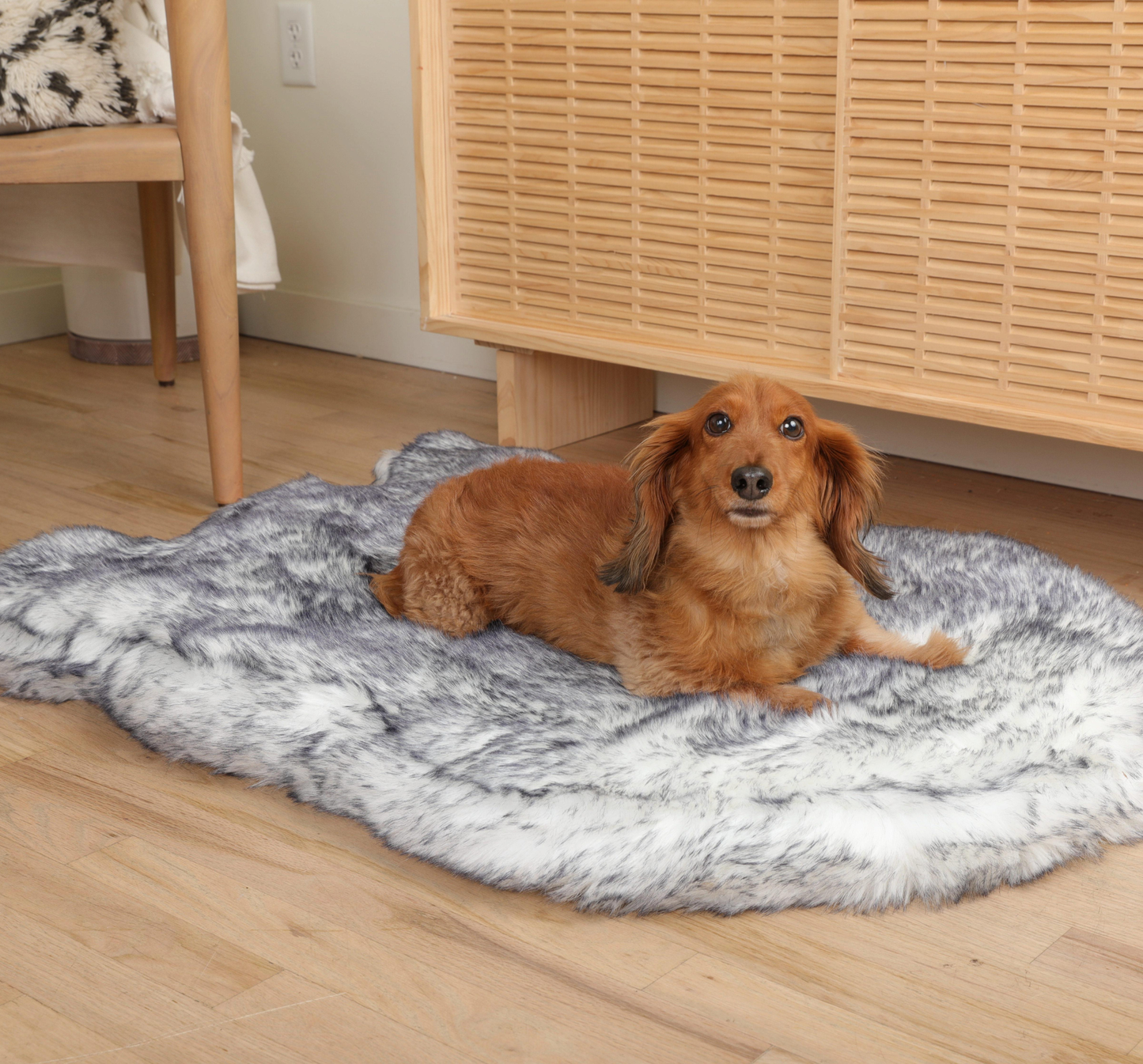 Orthopedic faux fur dog bed - Arctic Fox