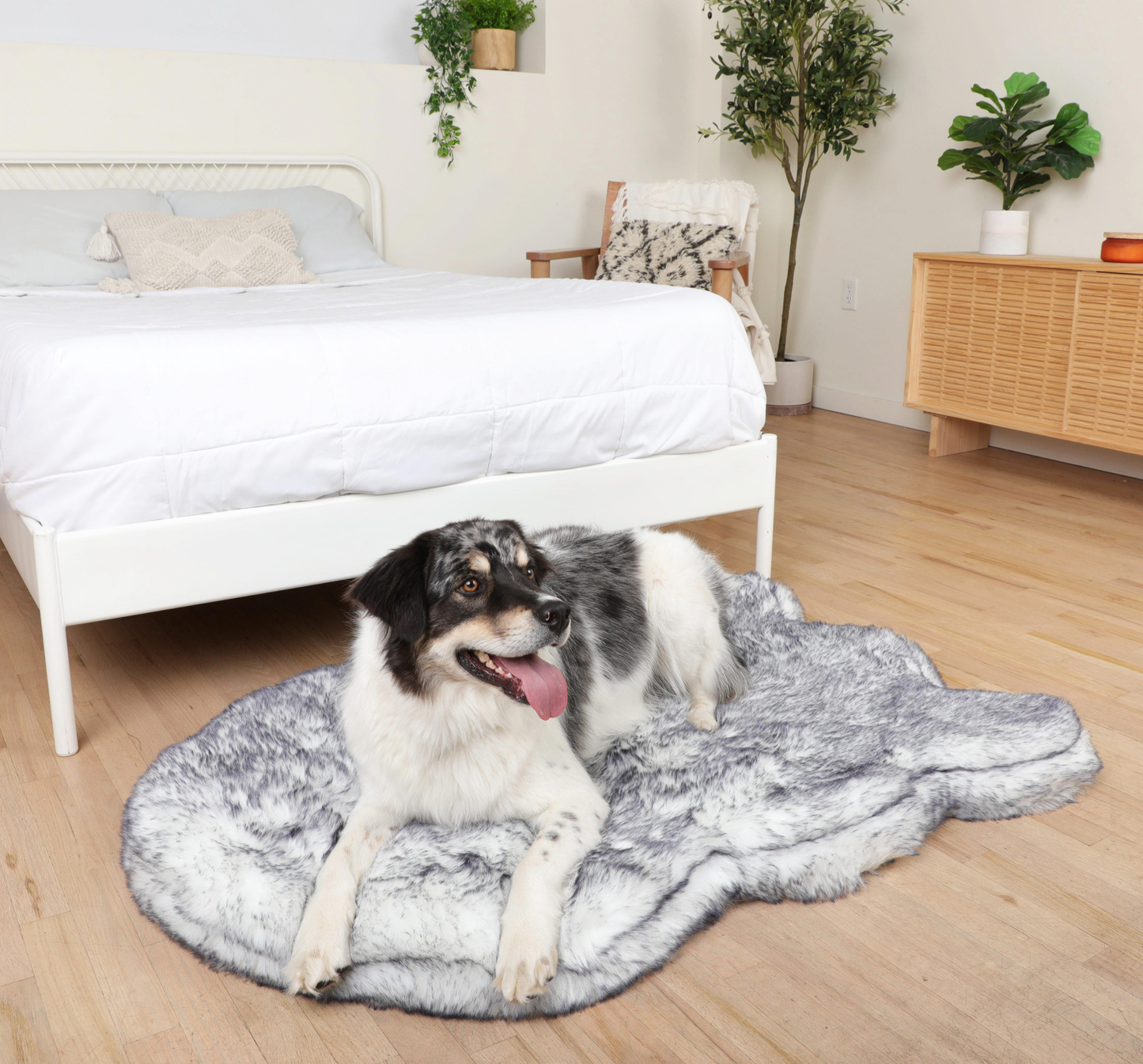 Orthopedic faux fur dog bed - Arctic Fox