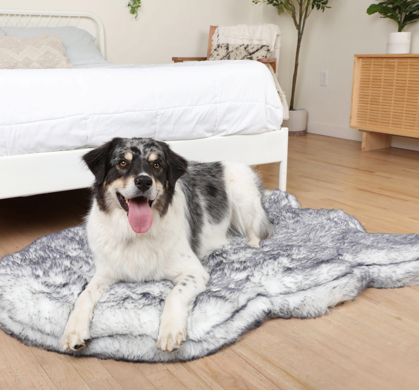 Orthopedic faux fur dog bed - Arctic Fox