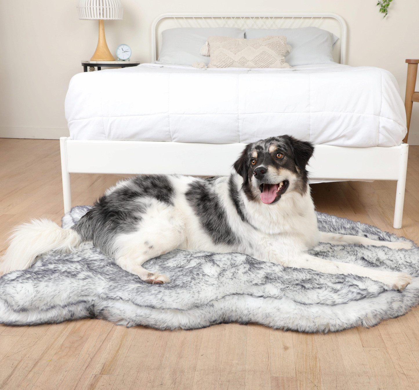 Orthopedic faux fur dog bed - Arctic Fox